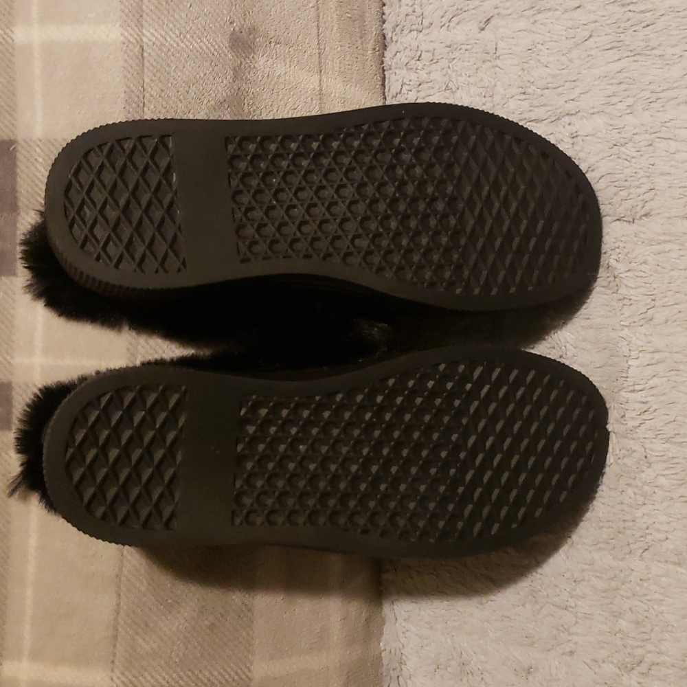 Slippers - Picture 3 of 3
